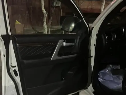 Toyota Land Cruiser 2016 года за 35 000 000 тг. в Актобе – фото 24