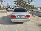 Mercedes-Benz E 320 1999 годаүшін3 700 000 тг. в Актау – фото 3