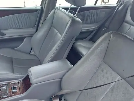 Mercedes-Benz E 320 2001 года за 4 500 000 тг. в Шымкент – фото 9