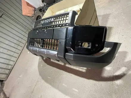 Передний бампер Toyota LC Prado 250 за 450 000 тг. в Караганда – фото 2