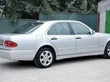 Mercedes-Benz E 320 1999 годаfor4 500 000 тг. в Шымкент – фото 3