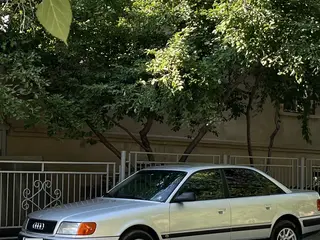 Audi 100