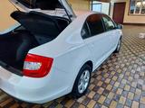 Skoda Rapid 2015 года за 5 100 000 тг. в Уральск – фото 2