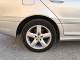 Mercedes-Benz C 200 2003 года за 3 300 000 тг. в Караганда – фото 2