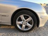 Mercedes-Benz C 200 2003 года за 3 300 000 тг. в Караганда – фото 3
