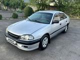 Toyota Avensis 1999 года за 1 750 000 тг. в Талдыкорган – фото 2
