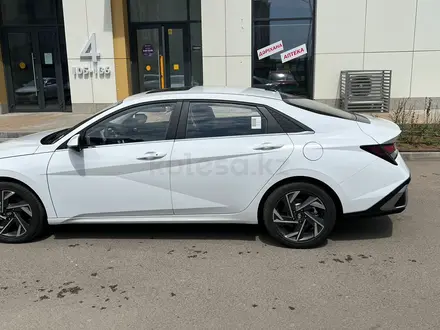 Hyundai Elantra 2023 года за 8 900 000 тг. в Астана – фото 4