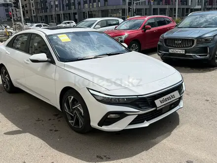 Hyundai Elantra 2023 года за 8 900 000 тг. в Астана – фото 2