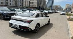 Hyundai Elantra 2023 года за 8 900 000 тг. в Астана – фото 3