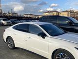 Hyundai Sonata 2020 года за 11 800 000 тг. в Актобе – фото 3