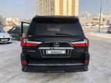 Lexus LX 570 2013 года за 29 700 000 тг. в Астана – фото 2