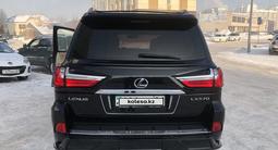 Lexus LX 570 2013 года за 29 700 000 тг. в Астана – фото 2