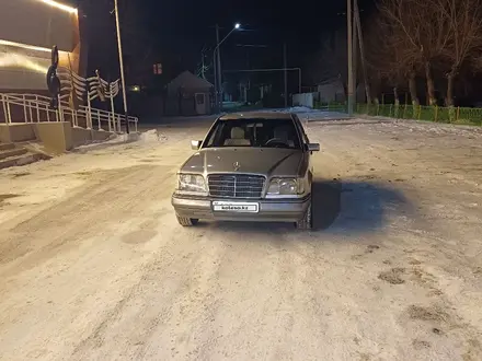 Mercedes-Benz E 220 1993 года за 2 900 000 тг. в Жанакорган – фото 5