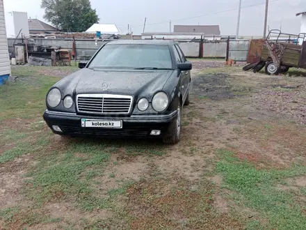 Mercedes-Benz E 200 1998 года за 2 900 000 тг. в Жайрем – фото 3