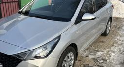 Hyundai Accent 2023 года за 9 300 000 тг. в Уральск – фото 2