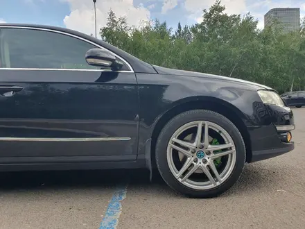 Volkswagen Passat 2005 года за 4 200 000 тг. в Астана – фото 42