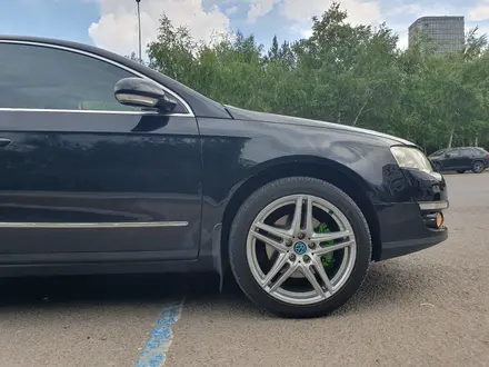 Volkswagen Passat 2005 года за 4 200 000 тг. в Астана – фото 43