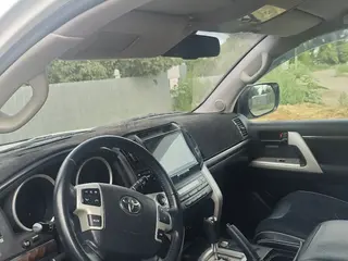Toyota Land Cruiser, 2011