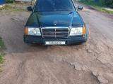 Mercedes-Benz E 200 1994 года за 1 100 000 тг. в Атбасар – фото 3