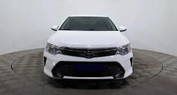 Toyota Camry 2015 года за 9 790 000 тг. в Астана – фото 2
