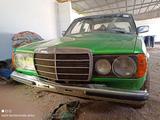 Mercedes-Benz E 200 1977 года за 1 000 000 тг. в Шу – фото 3