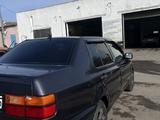 Volkswagen Vento 1995 года за 1 650 000 тг. в Саумалколь – фото 4