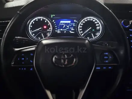 Toyota Camry 2019 года за 15 300 000 тг. в Астана – фото 14