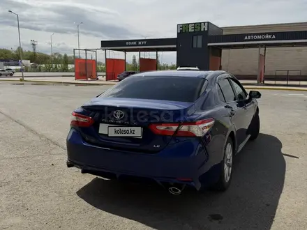 Toyota Camry 2017 года за 7 400 000 тг. в Уральск – фото 4