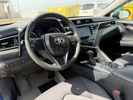 Toyota Camry 2017 года за 7 400 000 тг. в Уральск – фото 6
