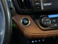 Toyota RAV4 Prestige 2017 года за 9 000 000 тг. в Атырау – фото 26