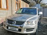 Volkswagen Touareg 2007 годаүшін9 100 000 тг. в Алматы