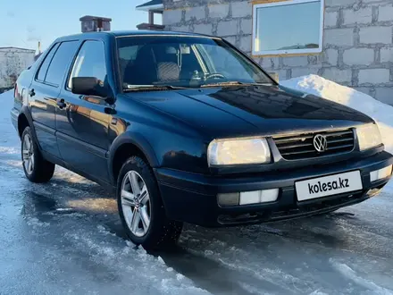 Volkswagen Vento 1993 года за 1 399 999 тг. в Астана