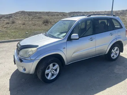 Toyota RAV4 2003 года за 4 900 000 тг. в Усть-Каменогорск – фото 2