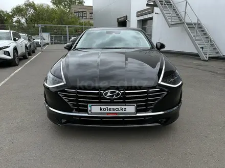 Hyundai Sonata 2022 года за 13 190 000 тг. в Астана – фото 2