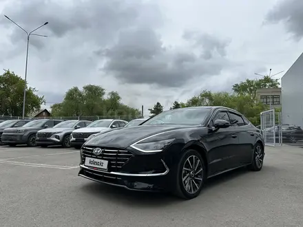 Hyundai Sonata 2022 года за 13 190 000 тг. в Астана