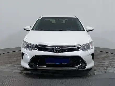 Toyota Camry 2017 года за 10 590 000 тг. в Астана – фото 2