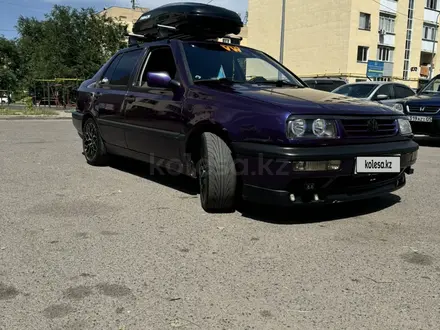 Volkswagen Vento 1994 года за 1 900 000 тг. в Алматы – фото 4