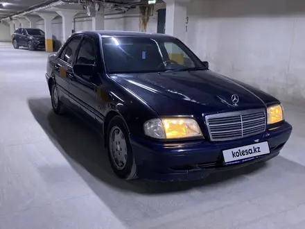 Mercedes-Benz C 180 1997 года за 3 300 000 тг. в Жанаозен – фото 4