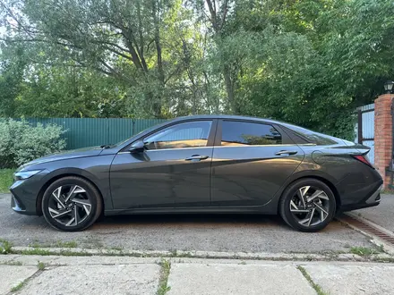 Hyundai Elantra 2023 года за 8 250 000 тг. в Уральск – фото 6