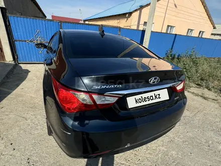 Hyundai Sonata 2010 года за 4 000 000 тг. в Атырау – фото 11