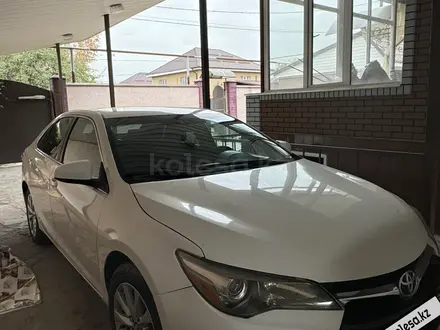 Toyota Camry 2017 года за 9 700 000 тг. в Алматы – фото 2