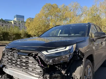 Toyota RAV4 2025 года за 15 555 555 тг. в Астана