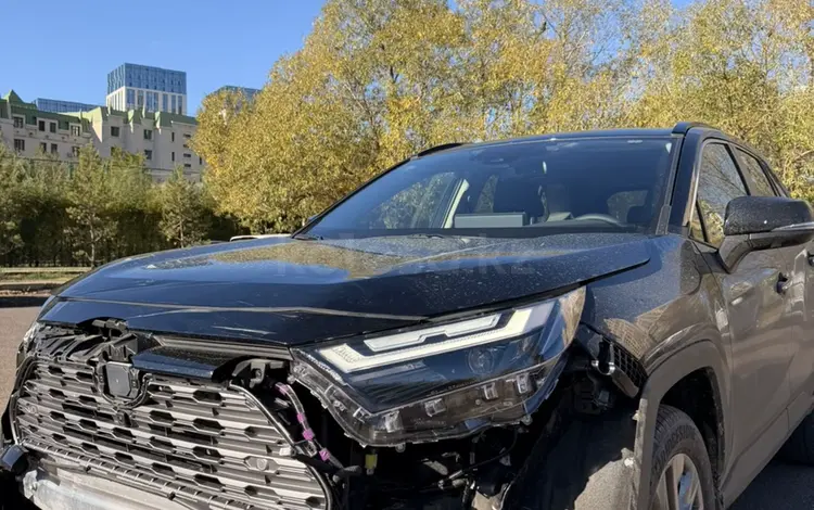 Toyota RAV4 2025 года за 15 555 555 тг. в Астана