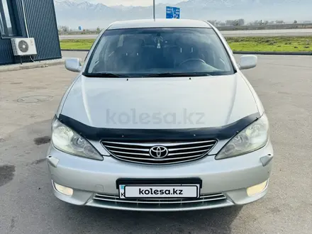 Toyota Camry 2005 года за 7 500 000 тг. в Мерке – фото 2