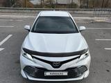 Toyota Camry 2019 года за 15 500 000 тг. в Шымкент – фото 4