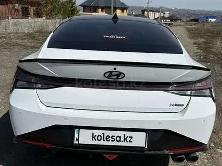 Hyundai Elantra 2022 года за 11 300 000 тг. в Усть-Каменогорск – фото 2