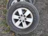 Комплект оригинальных дисков с шинами 265/65/17 AT за 210 000 тг. в Алматы