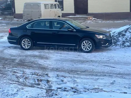 Volkswagen Passat 2016 года за 3 800 000 тг. в Атырау