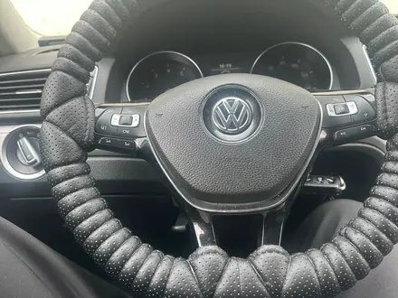 Volkswagen Passat 2016 года за 3 800 000 тг. в Атырау – фото 3