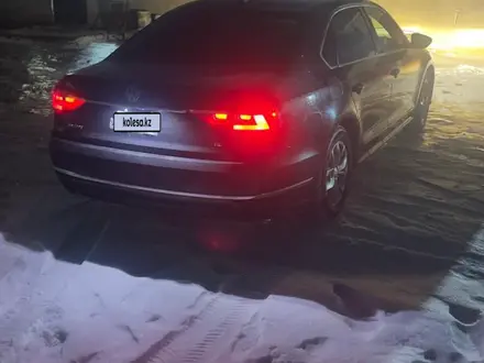 Volkswagen Passat 2016 года за 3 800 000 тг. в Атырау – фото 7